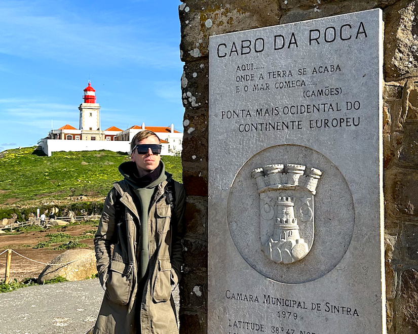 Посещение Португалии без остановки в Синтре - это значительное упущение. Этот город богат множеством достопримечательностей, включая замки, дворцы, крепости и парки, и весь он является объектом Всемирного наследия ЮНЕСКО.
